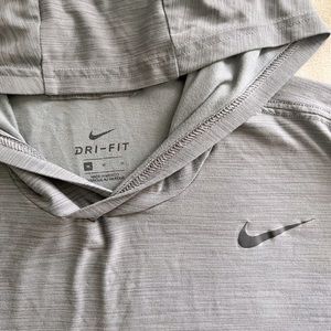 Nike Dri-fit teeshirt hoodie